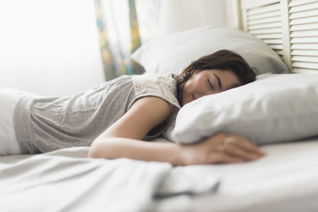 Dormir boca abajo impacto en la salud